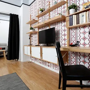 Traditional Modern 3 Bedroom In Center Bucharest
